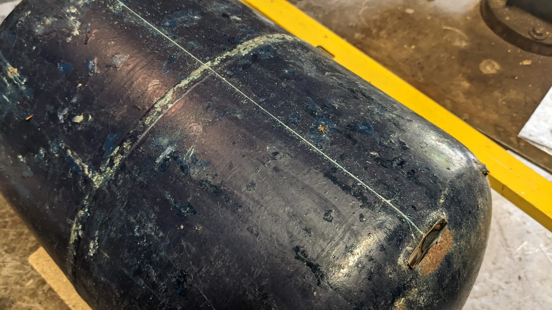 marking out the gas bottle