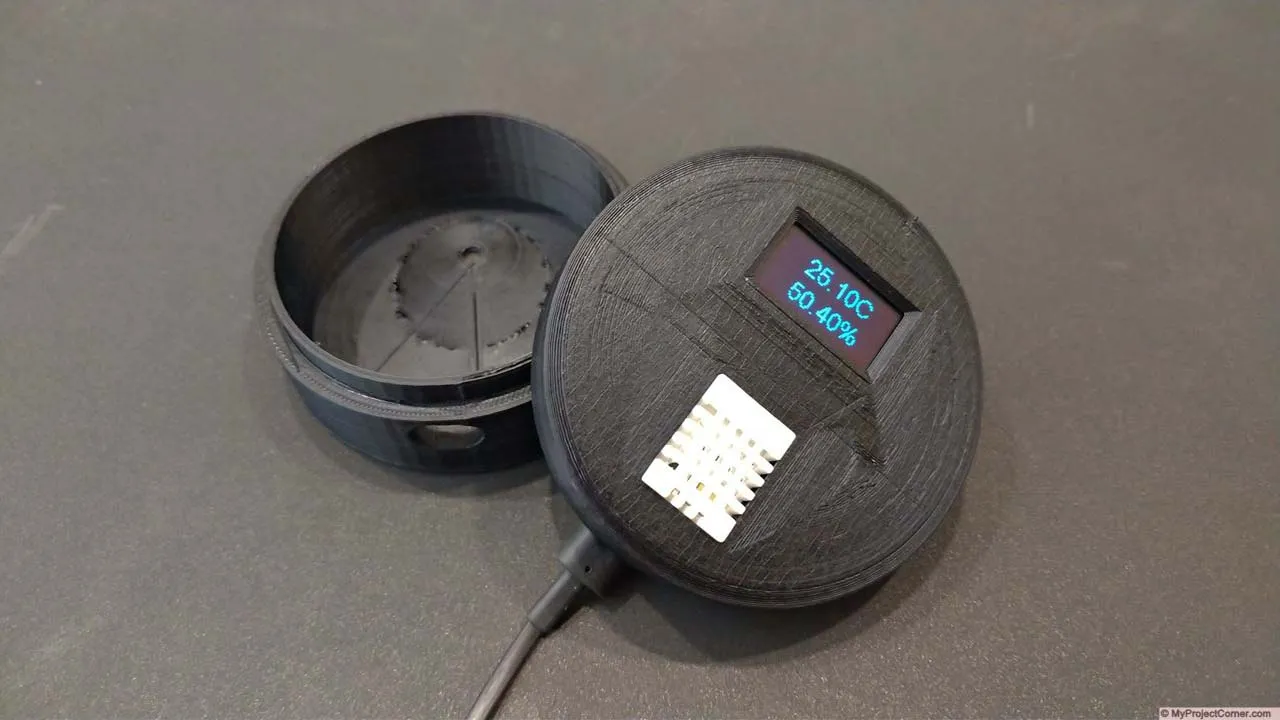 the finished temperature and humidity sensor powered up