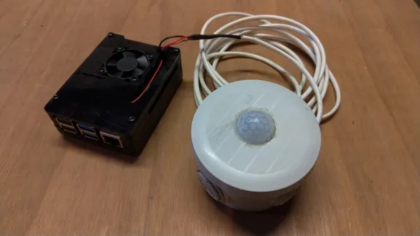 Mouse early warning system