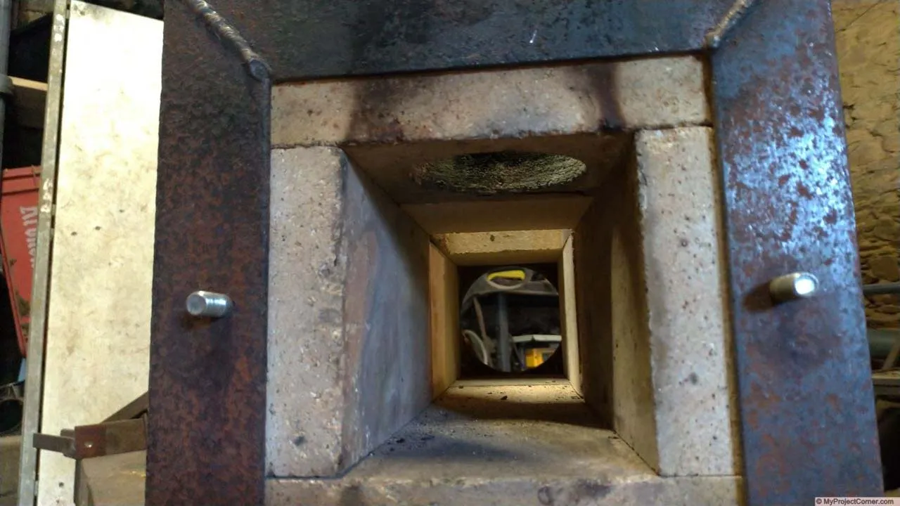 Inside lengthened pellet stove fire box