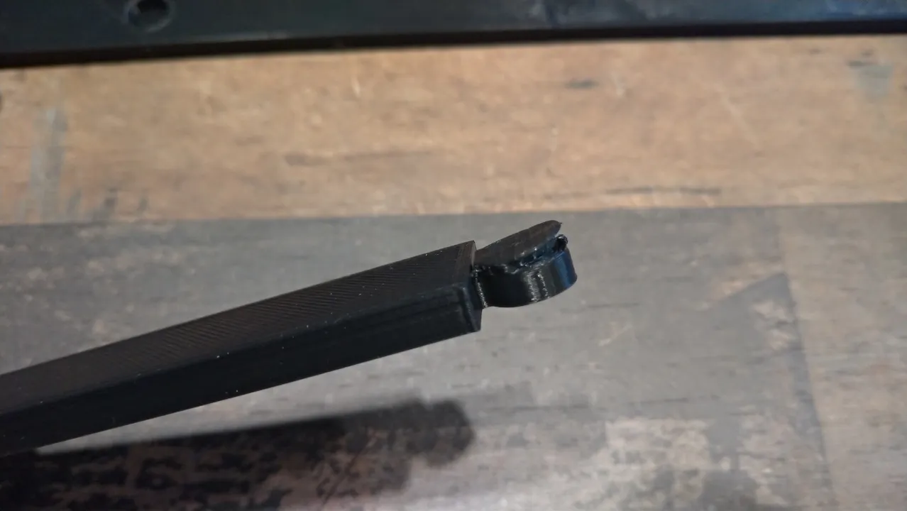 post print clean-up magnetic poster holder