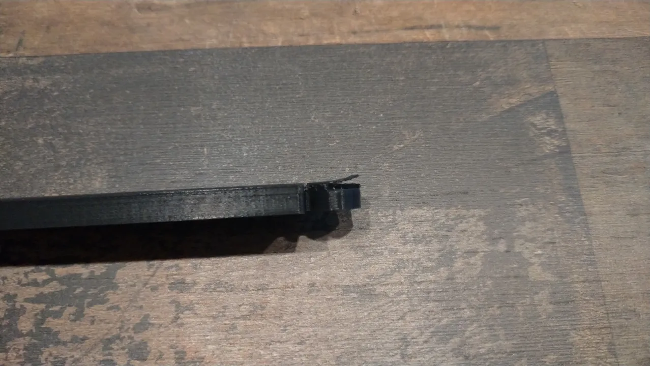 post print clean-up magnetic poster holder